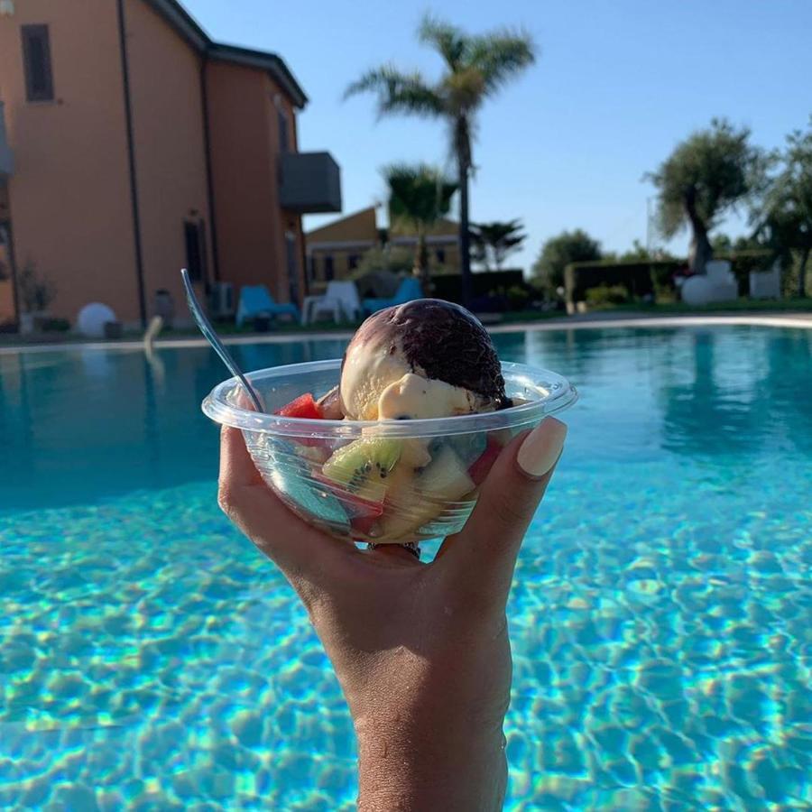 Beb Oasi Marina Bed and Breakfast Campofelice Di Roccella Buitenkant foto