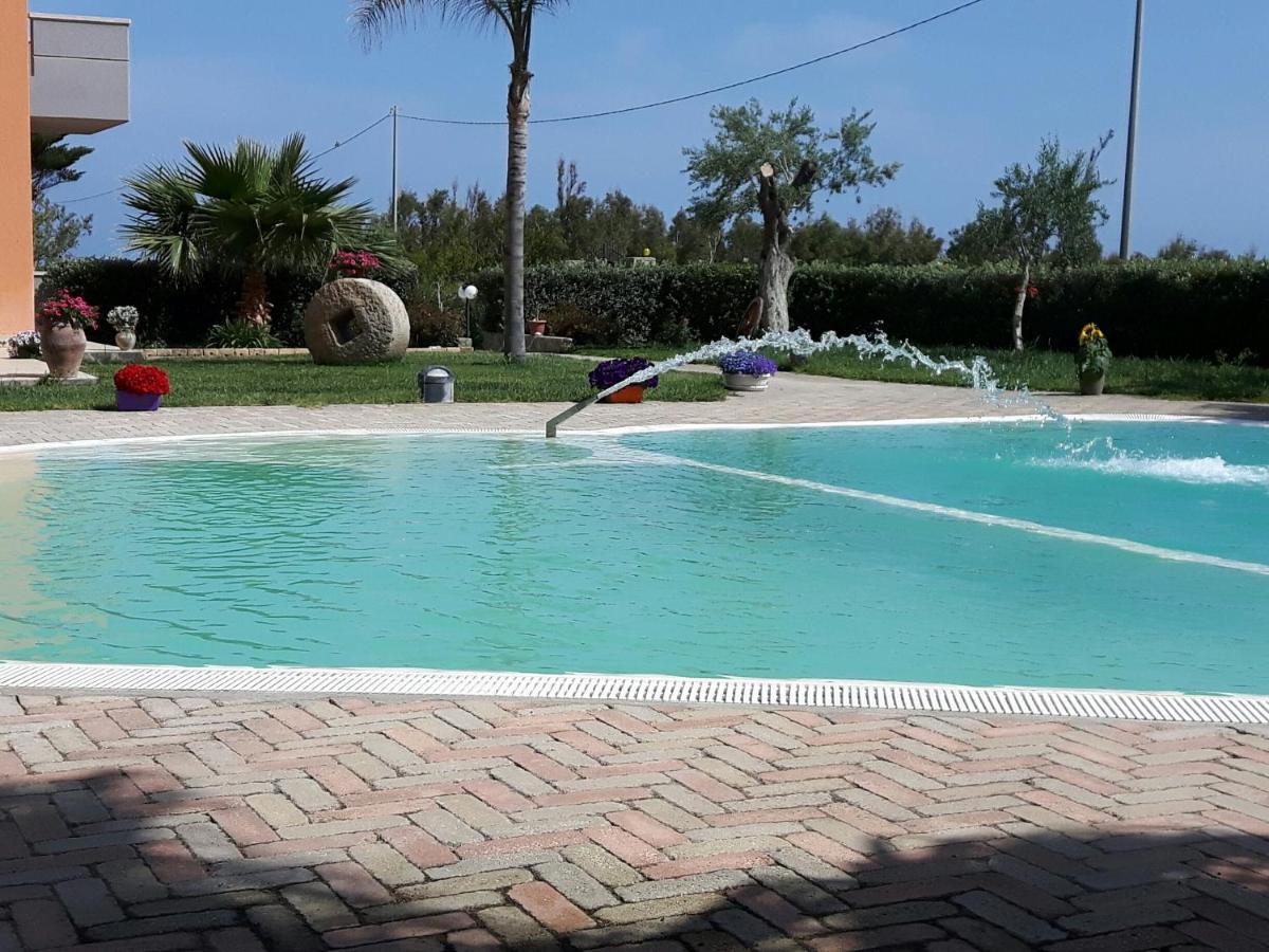 Beb Oasi Marina Bed and Breakfast Campofelice Di Roccella Buitenkant foto