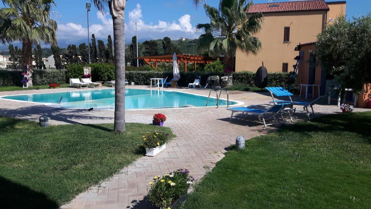 Beb Oasi Marina Bed and Breakfast Campofelice Di Roccella Buitenkant foto