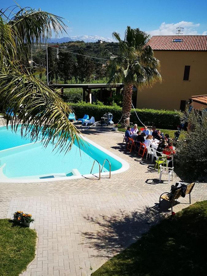 Beb Oasi Marina Bed and Breakfast Campofelice Di Roccella Buitenkant foto