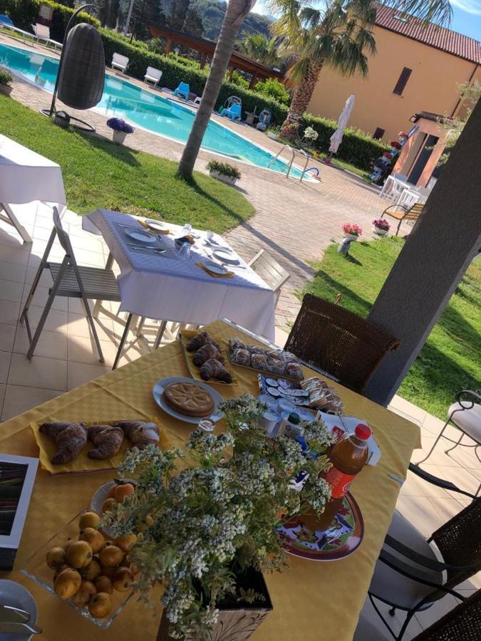 Beb Oasi Marina Bed and Breakfast Campofelice Di Roccella Buitenkant foto