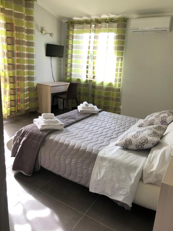 Beb Oasi Marina Bed and Breakfast Campofelice Di Roccella Buitenkant foto
